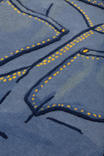 Load image into Gallery viewer, Floordrobe Collection PAM perks and mini cc-tapis Jeans rug