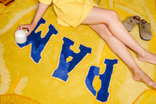 Load image into Gallery viewer, Floordrobe Collection PAM perks and mini cc-tapis rug t-shirt