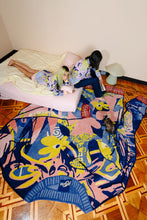 Load image into Gallery viewer, Floordrobe Collection PAM perks and mini cc-tapis rug Jumper